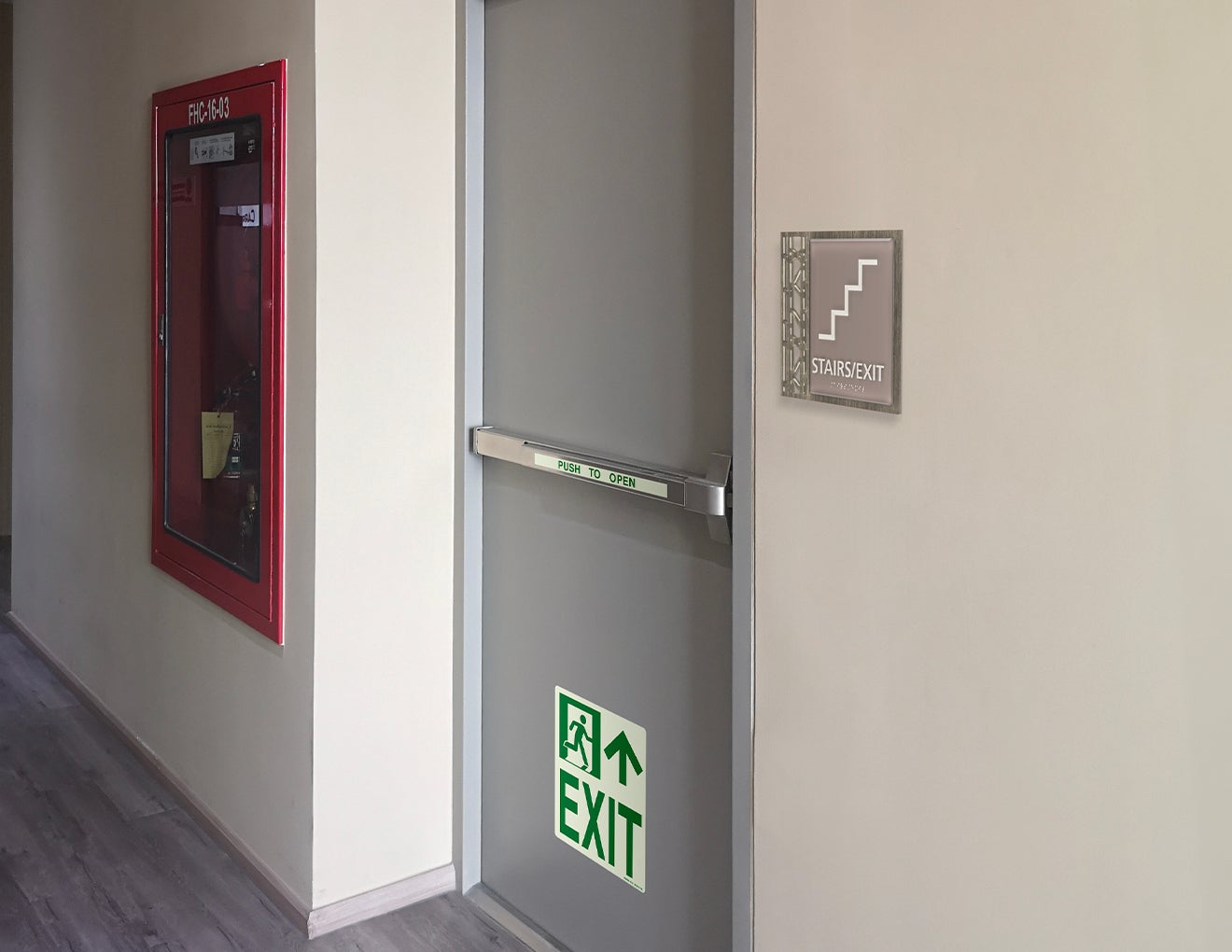 Example of good wayfinding and photoluminescent signs